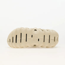 Load image into Gallery viewer, Crocs Echo Clog - Bone/Black