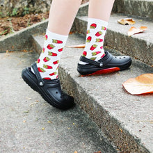 Load image into Gallery viewer, Crocs Classic Lined Clog Adults - Black