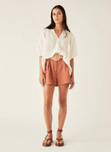 Load image into Gallery viewer, Esmaee Sol Blouse - White