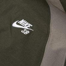 Load image into Gallery viewer, Nike SB Woven Jacket - Sequoia