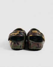 Load image into Gallery viewer, Crocs Toddler Classic Camouflage Clog - Army Green/Multi