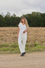 Load image into Gallery viewer, Rhythm Finley Cable Knitted Vest - White