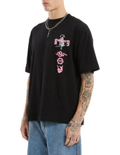 Load image into Gallery viewer, Kiss Chacey Zion Street Tee - Jet Black