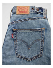 Load image into Gallery viewer, Levi's Cinch Mid-Thigh Shorts - Lift Up