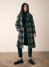 Load image into Gallery viewer, Esmaee' Concrete Coat - Black/Check