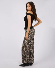 Load image into Gallery viewer, All About Eve Kylie Off The Shoulder Top