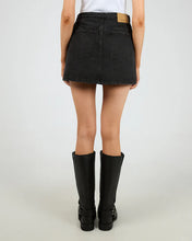 Load image into Gallery viewer, All About Eve Lenni Mini Skort - Washed Black