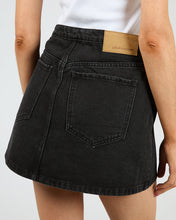 Load image into Gallery viewer, All About Eve Lenni Mini Skort - Washed Black