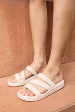 Load image into Gallery viewer, Crocs Getaway Strappy - Quartz