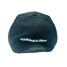 Load image into Gallery viewer, Mitchell & Ness NBA Team Colour Logo Snapback Denver Nuggets - Black