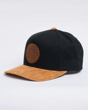 Load image into Gallery viewer, The Mad Hueys Suede Hueys Twill Snapback - Black