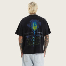 Load image into Gallery viewer, Kiss Chacey Fainted Street Tee - Anthracite Black