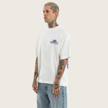 Load image into Gallery viewer, Kiss Chacey Cobra Street Tee - Natural White