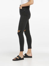 Load image into Gallery viewer, Lee High Licks Crop Jean - Black Rukus