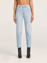 Load image into Gallery viewer, Lee High Moms Jean - Blue Rapture