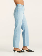 Load image into Gallery viewer, Lee High Straight Jeans - Astoria Fade