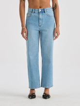 Load image into Gallery viewer, Lee High Straight Crop Jeans - Skyline Blue