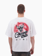 Load image into Gallery viewer, Mitchell & Ness Chicago Bulls Airbrush Team Tee - Vintage White