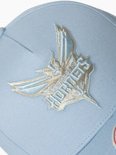 Load image into Gallery viewer, Mitchell & Ness Chicago Hornets Seasonal Hat - Light Blue