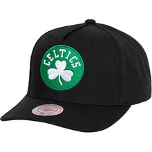 Load image into Gallery viewer, Mitchell & Ness NBA Team Colour Logo Snapback Celtics - Black