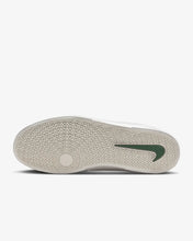 Load image into Gallery viewer, Nike SB Malor Men's Shoe - Platinum Tint/Wolf Grey/Summit White/Fir