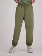 Load image into Gallery viewer, Canterbury Womens Force 30in Trackpant - Deep Lichen Green