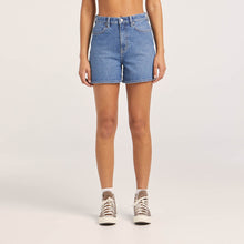 Load image into Gallery viewer, Riders By Lee Girlfriend Slim Short - Focus Blue