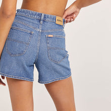 Load image into Gallery viewer, Riders By Lee Girlfriend Slim Short - Focus Blue