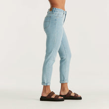 Load image into Gallery viewer, Riders By Lee Mid Boyfriend Jean - Baby Blues
