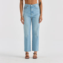 Load image into Gallery viewer, Riders By Lee Hi Straight Jean - Faded Blue