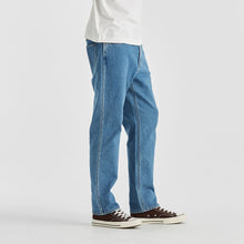 Load image into Gallery viewer, Wrangler Eazy Straight Jeans - Moonlight Blue