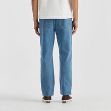 Load image into Gallery viewer, Wrangler Eazy Straight Jeans - Moonlight Blue