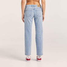 Load image into Gallery viewer, Wrangler Low Rise Claudia Straight Jeans - Cloudy Blue