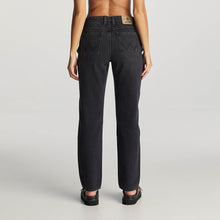 Load image into Gallery viewer, Wrangler Mid Tori Slim Straight Jean - After Dark