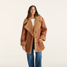 Load image into Gallery viewer, Wrangler Wanderer Cabin Coat - Tan