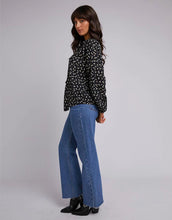 Load image into Gallery viewer, All About Eve Lily Floral Shirt