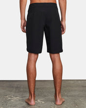 Load image into Gallery viewer, RVCA Eastern Boardshorts 18" - Black