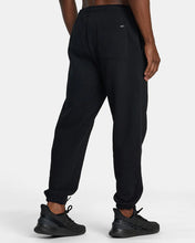 Load image into Gallery viewer, RVCA VA Essential Sweatpant - Black