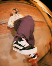 Load image into Gallery viewer, Vans Knu Skool Shoe - Black/White