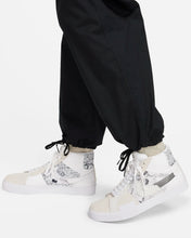 Load image into Gallery viewer, Nike SB Kearney Cargo Pant - Black