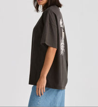 Load image into Gallery viewer, Wrangler Desert Thorns Boxy Slouch Tee - Worn Black