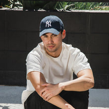 Load image into Gallery viewer, '47 Brand New York Yankees Home Clean Up Cap - Navy