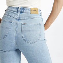 Load image into Gallery viewer, Riders By Lee Hi Straight Jean - Dazed Blue