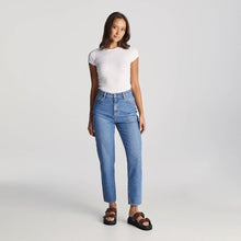 Load image into Gallery viewer, Wrangler Hi Drew Mom Jeans - Blue Moon