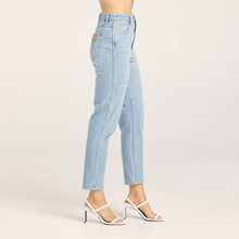 Load image into Gallery viewer, Wrangler Drew Jean - Indigo Awakening