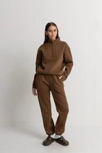 Load image into Gallery viewer, Rhythm Shoes 1/4 Zip Fleece - Chocolate
