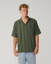 Load image into Gallery viewer, Rip Curl Classic Surf Weaver Short Sleeve Shirt - Dark Olive
