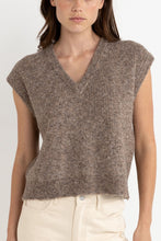 Load image into Gallery viewer, Rhythm Quinn Knit Vest - Oatmeal
