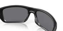 Load image into Gallery viewer, Oakley Drop Point Sunglasses - Matte Black w/ Grey
