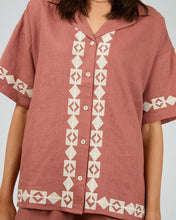 Load image into Gallery viewer, Silent Theory Capri Shirt - Clay
